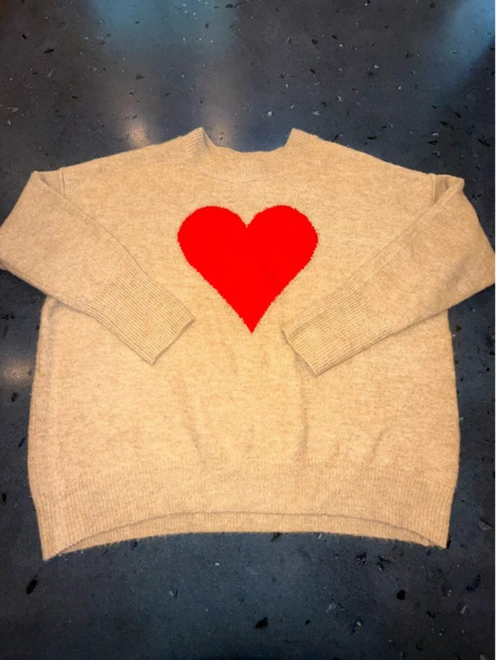 Vince Camuto Beige Sweater with Red Heart Design Size Small